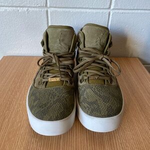 Men’s Jordan Westbrook size 10